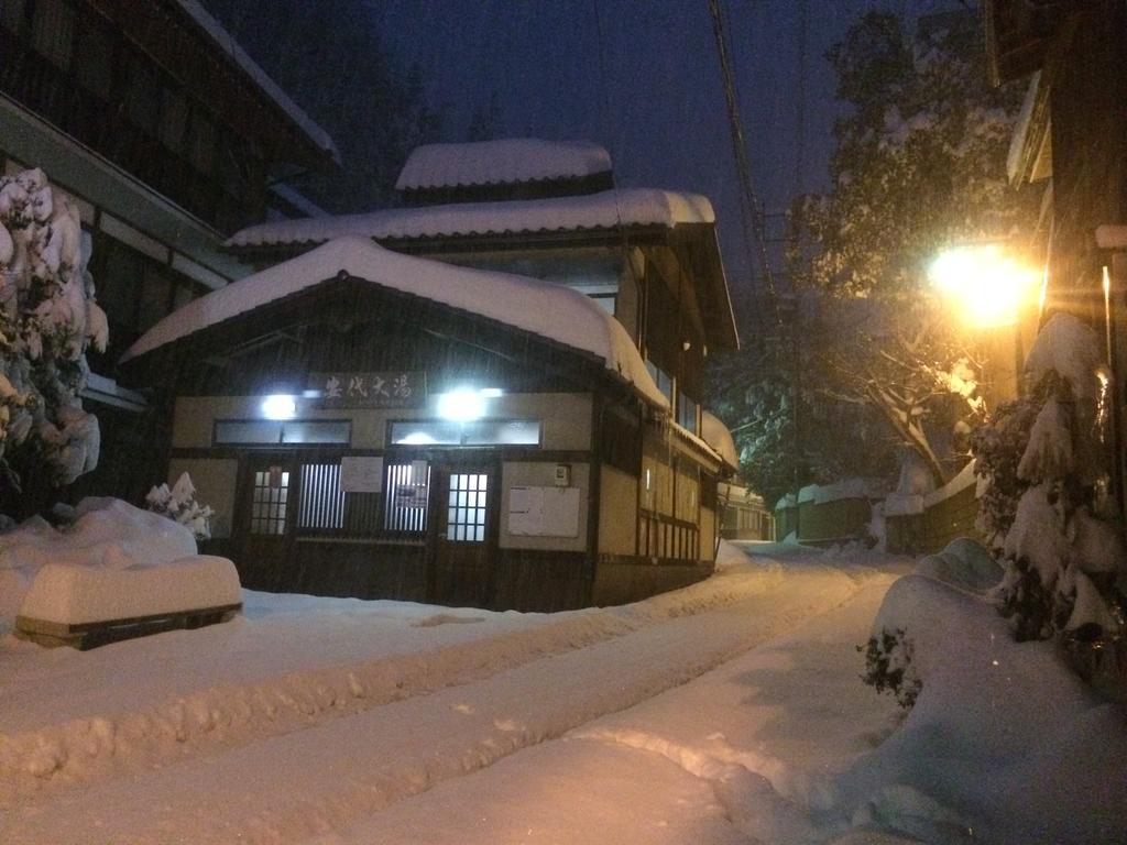 Hotel Yudanaka Onsen Yamazakiya à Yamanouchi  Extérieur photo